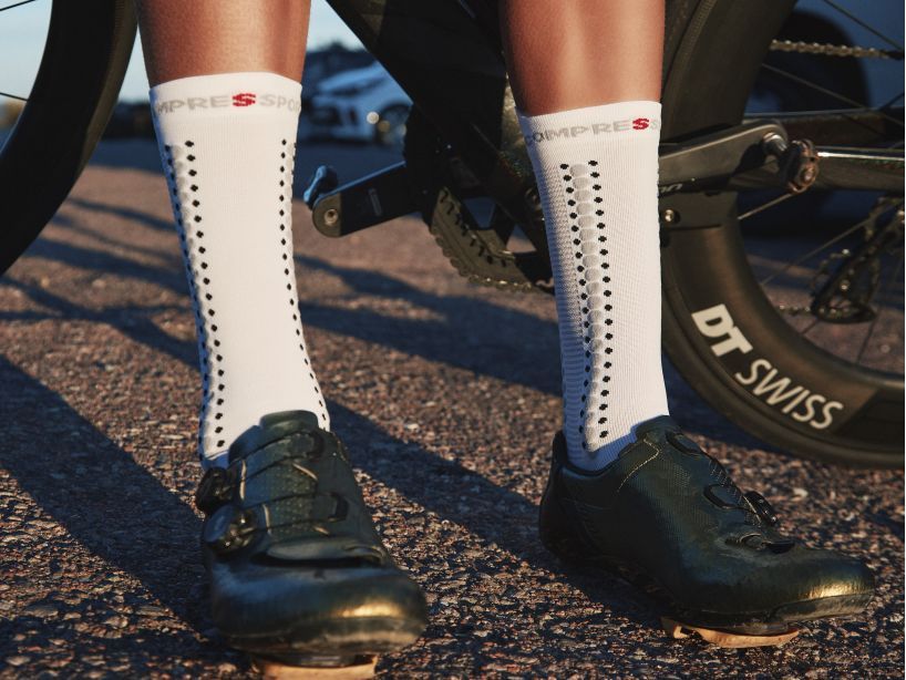 PRO RACING SOCKS V4.0 BIKE - WHITE/ALLOY